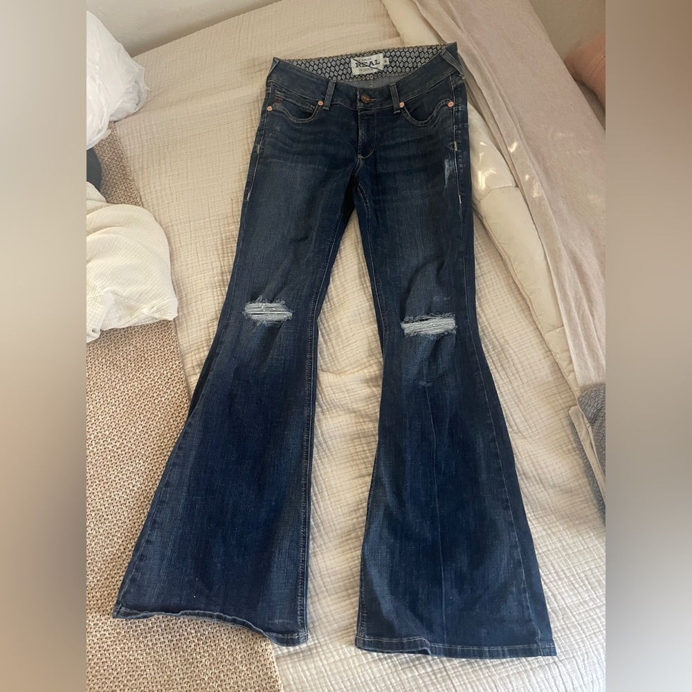 Ariat REAL woman’s Dark Wash High Waisted FLARE distressed Jeans Size 30R